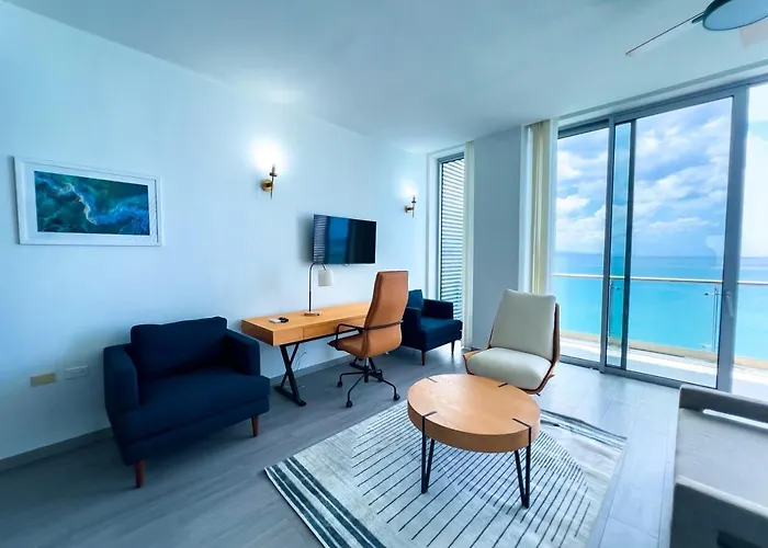 Hotel Surfs Up - A Sky Harbour Oceanfront King 4*