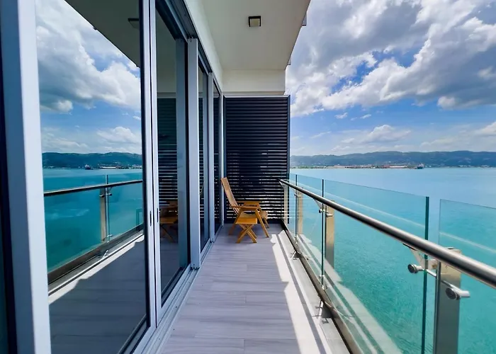 Surfs Up - A Sky Harbour Oceanfront King 4* Montego Bay