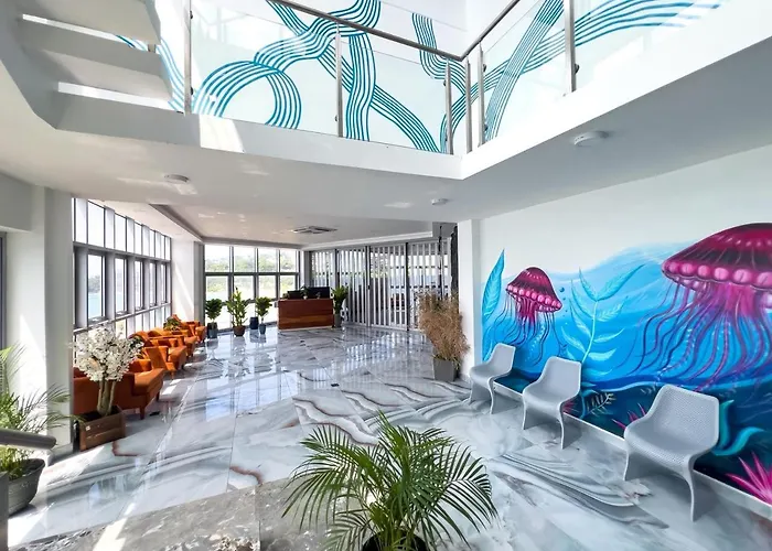 Surfs Up - A Sky Harbour Oceanfront King 4* Montego Bay